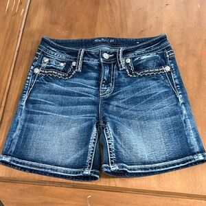 Miss Me Mid Rise Women's Blue Denim Shorts Size 27